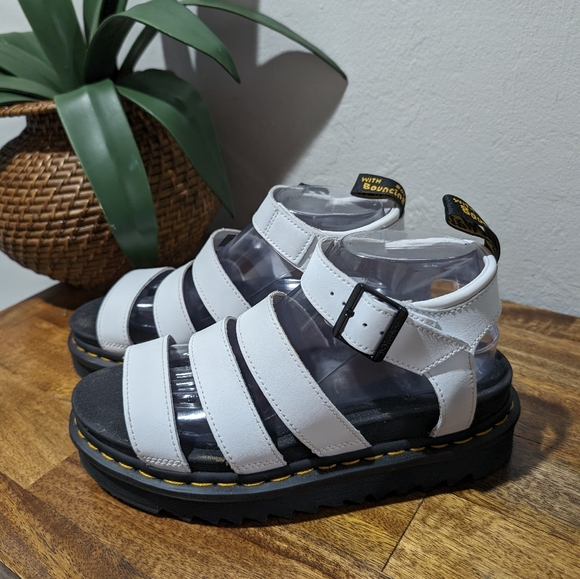 Dr Martens Blaire Quad White Hydro Leather Sandals Woman’s Size 8 - Picture 1 of 7